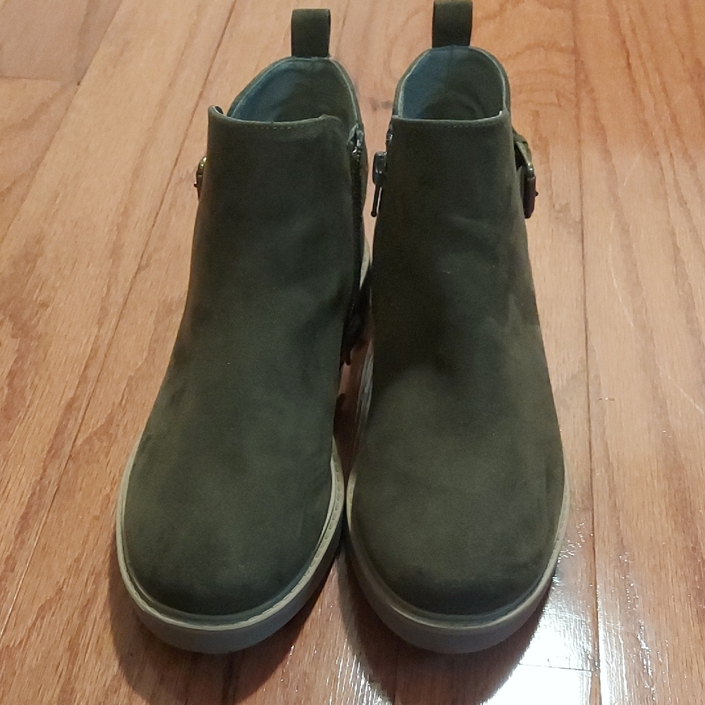 Esprit Green Ankle Boots with Elastic Panels